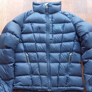 Mountain Hardwear Dark Blue Quilted Jacket